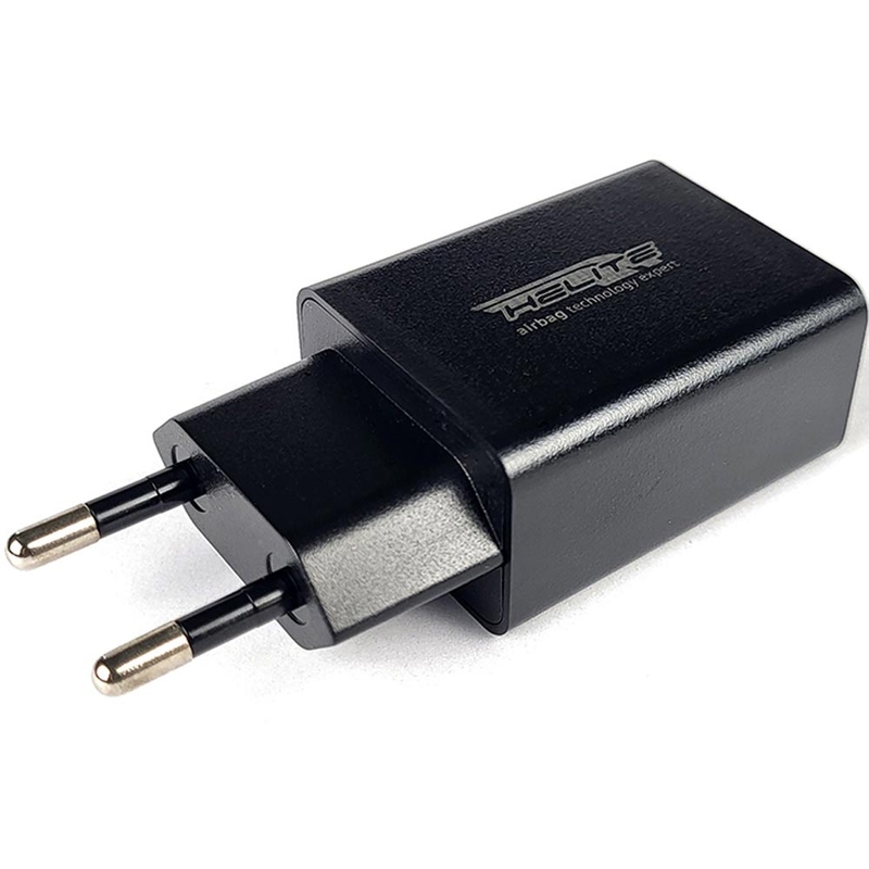 USB nabíjací adaptér pre elektronické airbagy Helite čierny